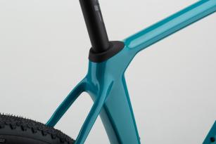 Aerodynamik
Die Rahmenformen wurden nach dem "Form follows function" Prinzip aerodynamisch optimiert - auf die Integration der freiliegenden Kabel und Leitungen wurde allerdings verzichtet.