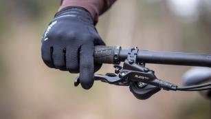 TRP SLATE EVO IM TEST AUF CONWAY XYRONDie preiswerte Scheibenbremse mit 2,3 mm Rotoren wurde speziell für schwere Bike-Kombos entwickelt und verspricht damit entsprechende Standfestigkeit.