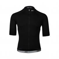 schwarz, 150 Euro.