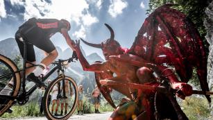 SALZKAMMERGUT TROPHY 2022 FOTOS UND BILDBERICHT
Happy Birthday, Salzkammergut Trophy! Bei Strahlewetter ging das 25. Jubiläum des legendären MTB-Marathons in Bad Goisern über die Bühne.