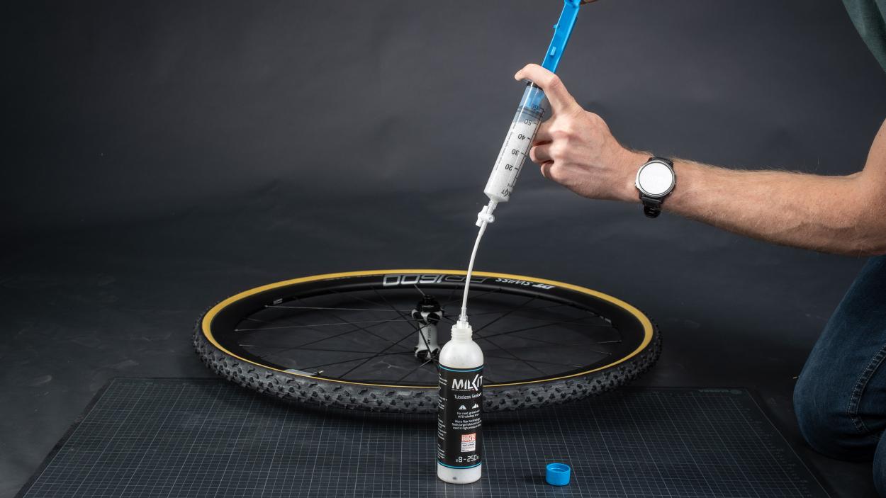 Tubeless Cyclocrossen? Auftakt zum Challenge H-TLR Reifentest mit MilKit