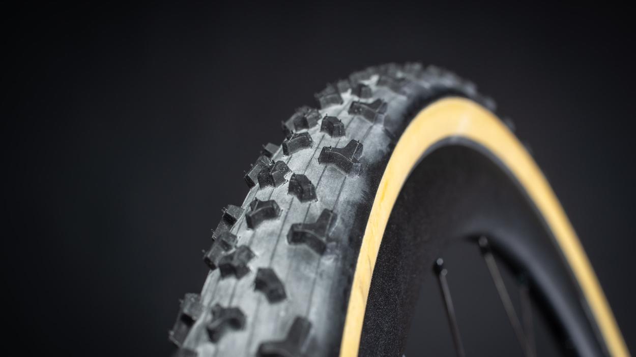 Tubeless Cyclocrossen? Auftakt zum Challenge H-TLR Reifentest mit MilKit