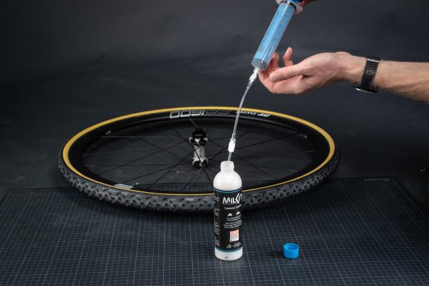 Tubeless Cyclocrossen? Auftakt zum Challenge H-TLR Reifentest mit MilKit
