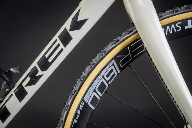 Tubeless Cyclocrossen? Auftakt zum Challenge H-TLR Reifentest mit MilKit
