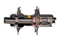 Im Inneren arbeitet Mavics überdimensionierter (1 mm dicker -> 35% steifer) ID 360 Freilauf mit Stirnverzahnung.