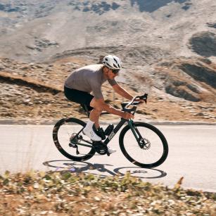 keine Chance dem Gegenwind oder in der Ebene nicht den Anschluss verlieren: Ein Motor bietet auch am Rennrad Vorteile.