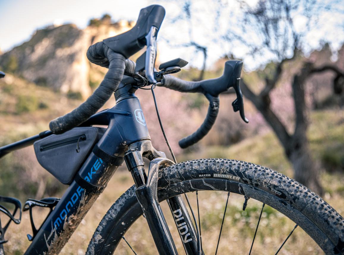 Dusty XR: Die RockShox Rudy Federgabel mit 40 mm Federweg passt zur Dusty-Geometrie wie die Faust aufs Auge.