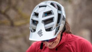 URGE ALL-AIR ALLOY HELMGute Belüftung, exzellente Abdeckung und Schutz für alle Fälle verspricht der erste Helm der Franzosen mit ERT Technologie.