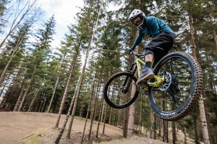 G-Form Protektoren und Handschuhe im Test