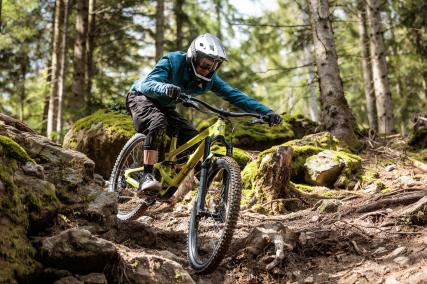 G-Form Protektoren und Handschuhe im Test