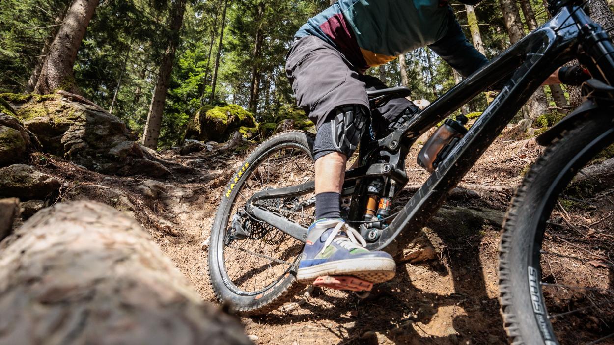 G-Form Protektoren und Handschuhe im Test