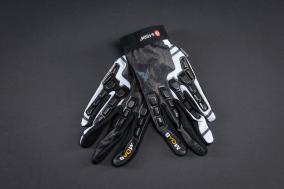 G-Form Protektoren und Handschuhe im Test