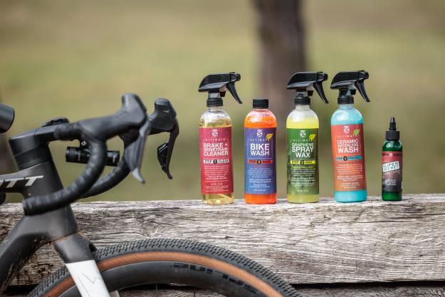 Premium Fahrradreinigung mit dem HOTO Akku-Hochdruckreiniger und SILCA Ultimate Bike Wash 