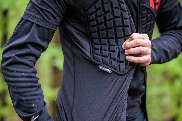 G-Form Protektoren und Handschuhe im Test