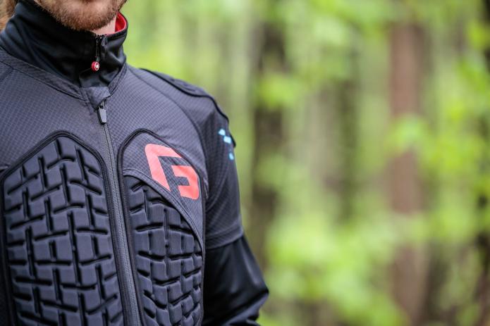 G-Form Protektoren und Handschuhe im Test