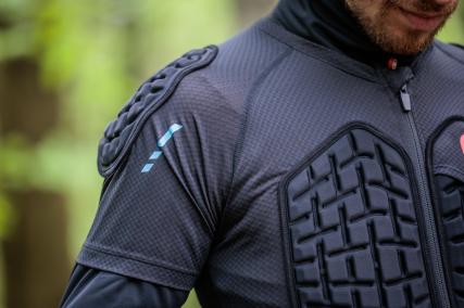 G-Form Protektoren und Handschuhe im Test