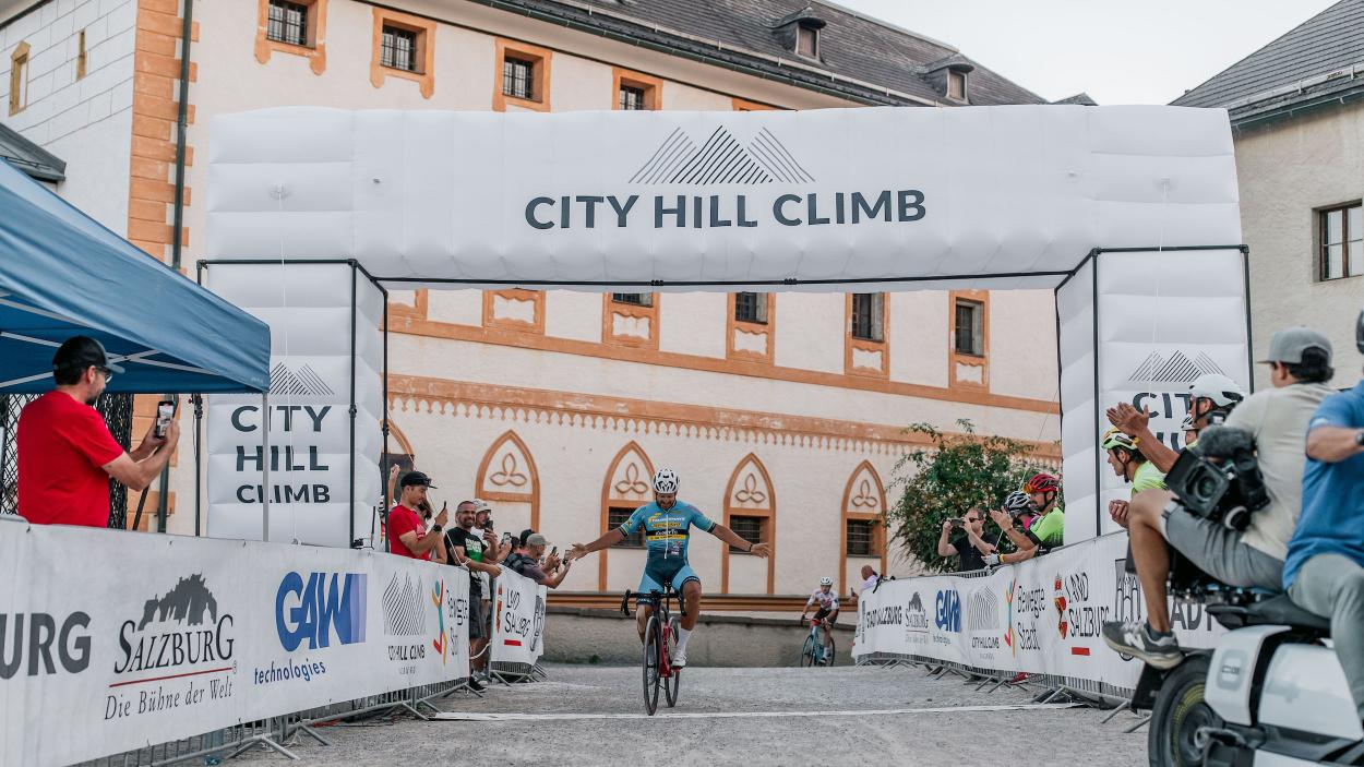 Federspiel bleibt City Hill Climb-König
