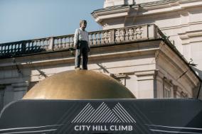 Federspiel bleibt City Hill Climb-König