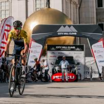 Federspiel bleibt City Hill Climb-König