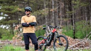 G-FORM MESA UND TERRA MTB PROTEKTOREN MIT RE ZRO-TECHNOLOGIEVergleichstest der schlanken MTB-Ellenbogen- und Knieschützer mit hohem Tragekomfort und zu 100% umweltverträglichen Protektoren.