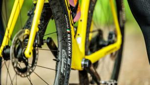 CHALLENGE GETAWAY XP TLRHärtetest der handgefertigten, schnellen Gravelreifen aus Italien. Ein echter Geheimtipp für Unbound oder Long-Distance Unsupported Bikepacking-Abenteuer.