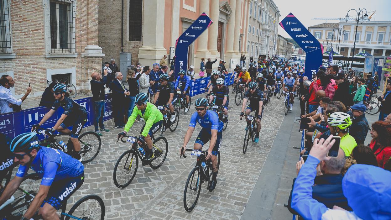 Giro-E 2024 - Jäger und Gejagte bei der 12. Etappe von Senigallia nach Fano