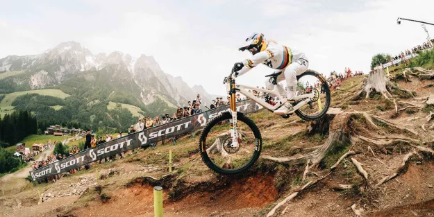 Höll und Bruni dominieren in Leogang