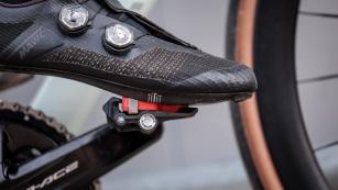XPEDO THRUST SL TI IM TESTSchonender "Härtetest" der superleichten Rennradpedale mit carbonverstärktem Kunststoffkörper, innovativem MDU Elastomer, hohlgebohrter Titanachse und klassischem Look-Kéo-Standard.