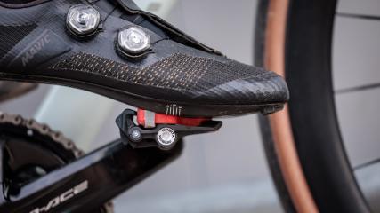 XPEDO THRUST SL TI IM TESTSchonender "Härtetest" der superleichten Rennradpedale mit carbonverstärktem Kunststoffkörper, innovativem MDU Elastomer, hohlgebohrter Titanachse und klassischem Look-Kéo-Standard.