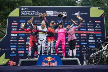 Höll erneut Gesamtweltcup-Siegerin