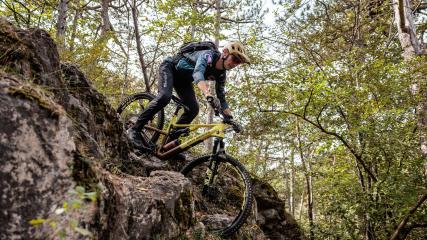Endura Bikewear für den HerbstDie Schotten haben die Redaktion mit ein paar sehr nützlichen Kleidungsstücken für Übergangszeiten und -wetter ausgestattet.