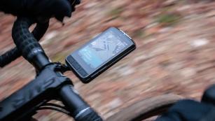 Wahoo Elemnt ACE im TestWahoos neuer GPS-Radcomputer mit riesigem TFT-Bildschirm, integriertem Windsensor, verbesserten Kartenfunktionen, akustischen Abbiegehinweisen und über 30 Stunden Akkulaufzeit.