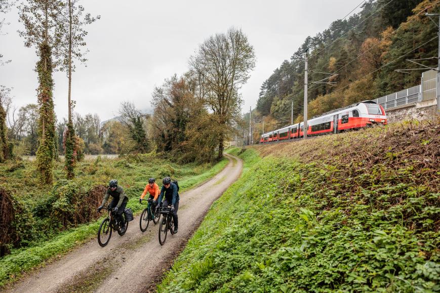 Trek Checkmate SLR vs. Trek Checkpoint SL Gen. 3 im Bikepacking Check^2