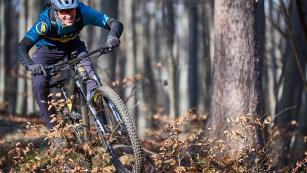 DT Swiss XMC 1200 SPLINE im LangzeittestEs gibt ein erstes Zwischenfazit vom Langzeittest der edlen und minimalistischen Carbon-Laufräder. Auf welche Bikes dieses Statement moderner Fertigungstechnik am besten passt, haben wir versucht herauszufinden.