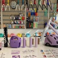 Farbe lilac durchs Woom-Universum nachvollziehbar.