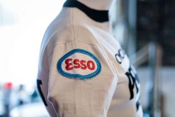 Beim Co-Sponsoring waren die Franzosen flexibel: Wo 1976-1981 Esso prangte, stand davor lange ...