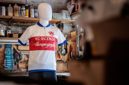 Gelungenes ausgestattet, einmal dieses ansonsten "nicht weiter besondere" Trikot erworben. Zur IVV würd's ganz wunderbar passen.