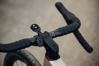 Der Remote-Hebel liefert grundlegende Infos, umfangreicher geht's per Garmin.
