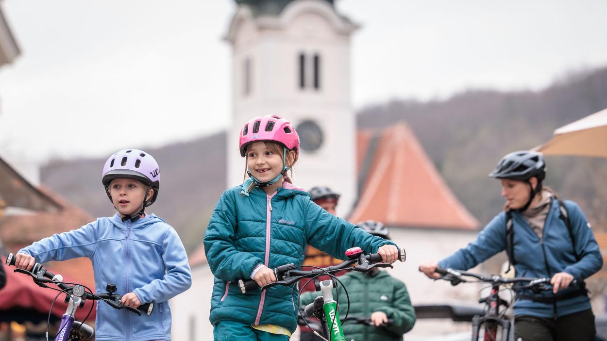 Abus Youn-I 2.0 Kinderhelm im Test