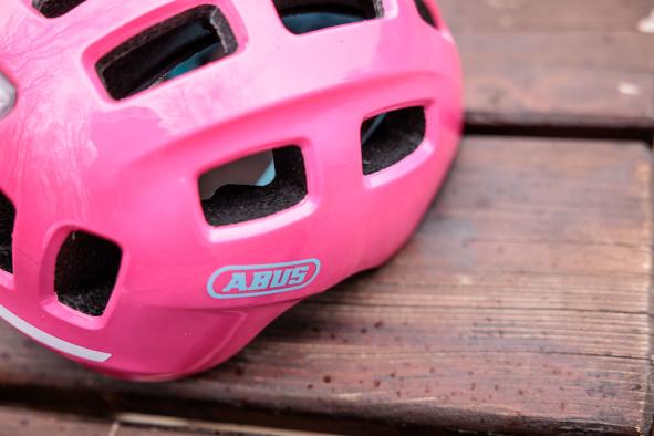 Abus Youn-I 2.0 Kinderhelm im Test