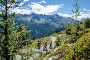"You like it? Bike it! Auch die 2019 von Tourismusministerin Elisabeth Köstinger präsentierte und daraufhin ...