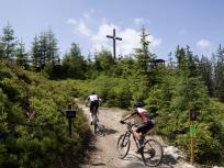 Pernsteiner und Morath gewinnen Alpentour 2025