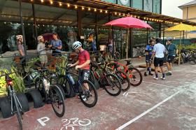 Zwischen Tempeln, Palmen & Affen: Rennradfahren in Thailand