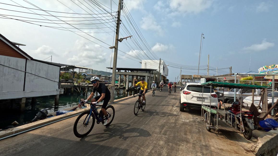 Zwischen Tempeln, Palmen & Affen: Rennradfahren in Thailand