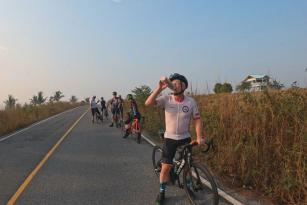 Zwischen Tempeln, Palmen & Affen: Rennradfahren in Thailand
