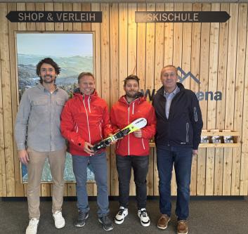 Karl Morgenbesser (li.), hier bei der Eröffnung der Wexl Base mit weiteren Teammitgliedern der Anlage in St. Corona.