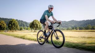 Scott Addict 2026 - Details und First Ride
Knapp zehn Monate nach dem Launch des rennorientierten Addict RC stellen die Schweizer auch ihren Roadcycle-Bestseller Addict auf neue Räder.