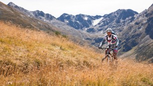 Alta Rezia Singletrail-CrossEin Bikeclub auf Reisen. Touren-Report vom Viertagestrip des BC Giant Stattegg im Herzen der RÃ¤tischen Alpen.
