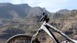 GoPro HD Hero 2Ein Vergleichstest zwischen der alten und neuen GoPro auf den felsigen Singletrails Gran Canarias.