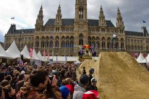 Vienna Air King & Radparade